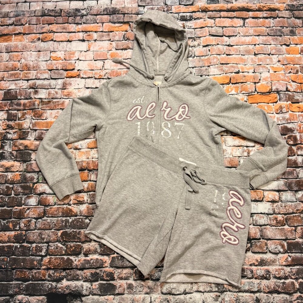 Y2K Aeropostale Hooded Jacket (XL) and Shorts (L) Sweat Set - Embordered Logo